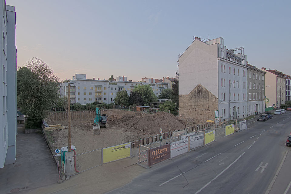 Livebild Baukamera 1 - Webcam 'Gesamtpanorama Straßenseite' - Baustelle 'Koßgasse 13-15', 8010 Graz (ca. 5 Minuteninterval)