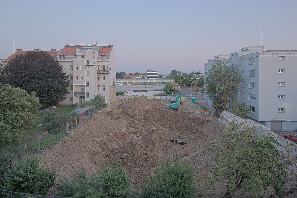 Livebild Baukamera 2 - Webcam 'Gesamtpanorama Hofseite' - Baustelle 'Koßgasse 13-15', 8010 Graz (ca. 5 Minuteninterval)